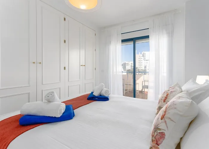 2f Mtr - Temporary Rent 3bedrooms Old Town Apartmán