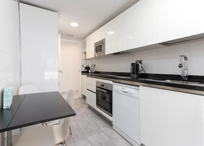 2f Mtr - Temporary Rent 3bedrooms Old Town Apartmán